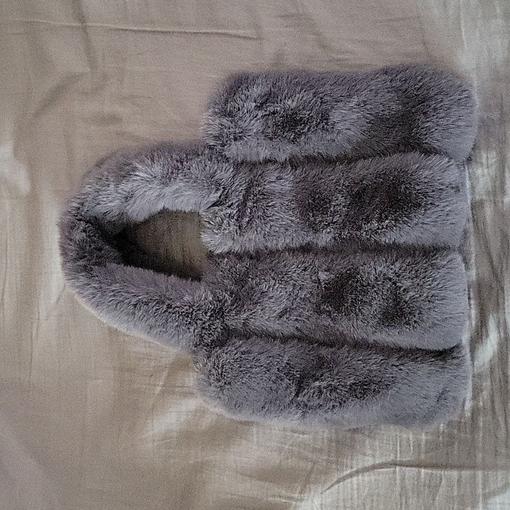 Fluffy small tote bag